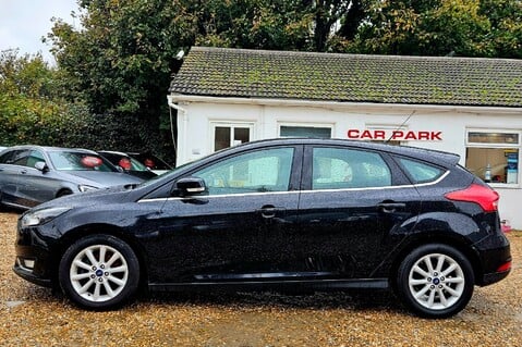 Ford Focus TITANIUM TDCI.. 8 MAIN DEALER SERVICES.. £20 ROAD TAX 4