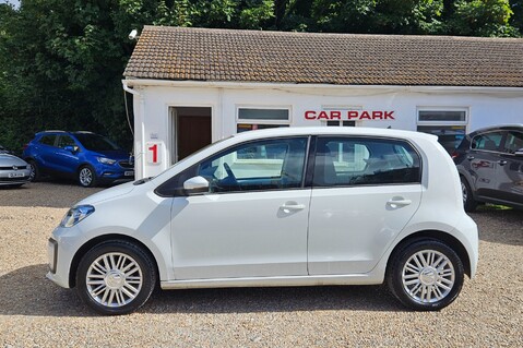 Volkswagen Up MOVE UP.. ONLY 1 FORMER KEEPER..3 SERVICES..LOW MILEAGE..STUNNING EXAMPLE  4