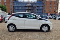 Toyota Aygo VVT-I X-PLAY.. ONLY 1 OWNER.. 5 MAIN DEALER SERVICES  2