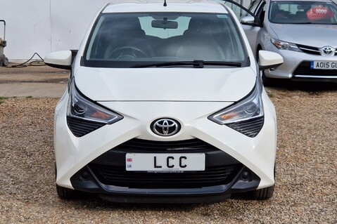 Toyota Aygo VVT-I X-PLAY.. ONLY 1 OWNER.. 5 MAIN DEALER SERVICES  3