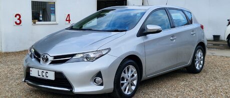 Toyota Auris 1.6 ICON VALVEMATIC.. 9 MAIN DEALER SERVICES.. AIR CON..STUNNING EXAMPLE 1