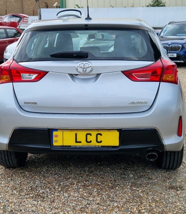 Toyota Auris 1.6 ICON VALVEMATIC.. 9 MAIN DEALER SERVICES.. AIR CON..STUNNING EXAMPLE 3