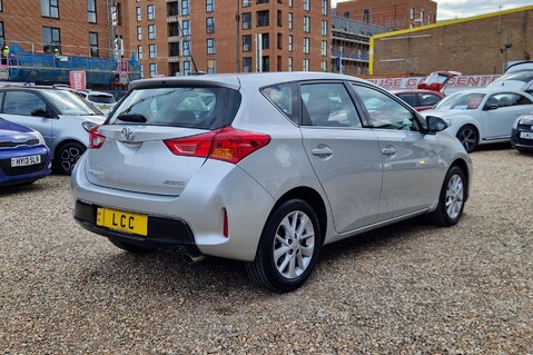 Toyota Auris 1.6 ICON VALVEMATIC.. 9 MAIN DEALER SERVICES.. AIR CON..STUNNING EXAMPLE 9