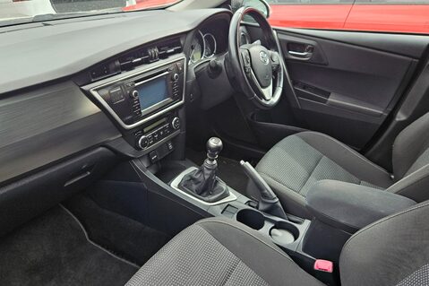 Toyota Auris 1.6 ICON VALVEMATIC.. 9 MAIN DEALER SERVICES.. AIR CON..STUNNING EXAMPLE 19