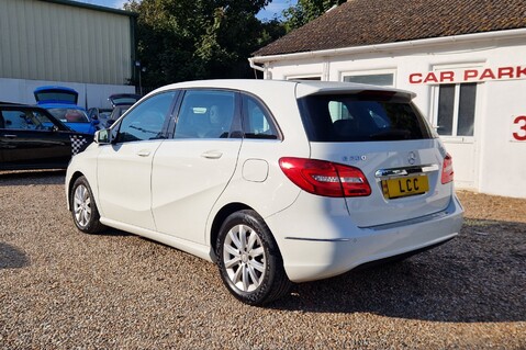 Mercedes-Benz B Class B200 CDI BLUEEFFICIENCY SE AUTOMATIC.£35 R/TAX.1 PREVIOUS OWNER.6 SERVICES  8