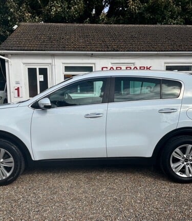 Kia Sportage 2 ISG.. MAIN DEALER SERVICE.. 1 PREVIOUS KEEPER.. REVERSING CAMERA  3