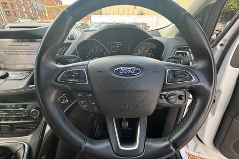 Ford Kuga TITANIUM EDITION..1 PREVIOUS OWNER.5 MAIN DEALER SERVICES  9