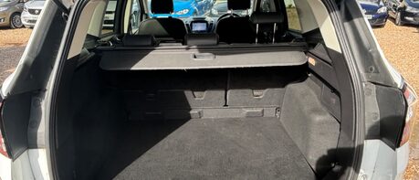 Ford Kuga TITANIUM EDITION..1 PREVIOUS OWNER.5 MAIN DEALER SERVICES..APPLE CAR PLAY  1
