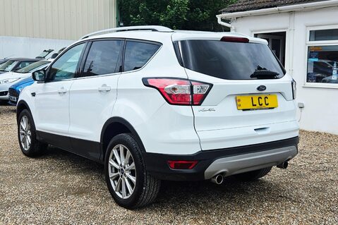 Ford Kuga TITANIUM EDITION..1 PREVIOUS OWNER.5 MAIN DEALER SERVICES..APPLE CAR PLAY  7