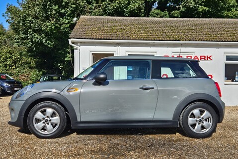 Mini Hatch ONE D.. 1PREVIOUS OWNER.. NO ROAD TAX.. SERVICE HISTORY  5