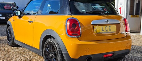 Mini Hatch COOPER.. MAIN DEALER SERVICES.. £20 ROAD TAX.. STUNNING COLOUR  1