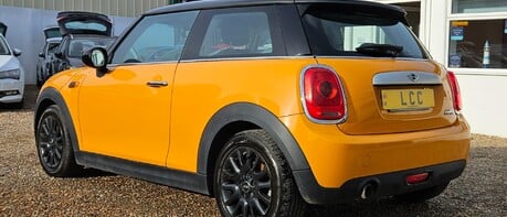 Mini Hatch COOPER.. MAIN DEALER SERVICES.. £20 ROAD TAX.. STUNNING COLOUR  1