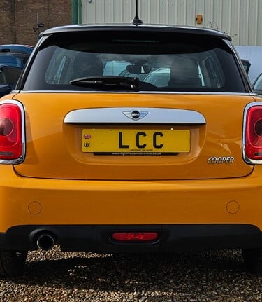 Mini Hatch COOPER.. MAIN DEALER SERVICES.. £20 ROAD TAX.. STUNNING COLOUR  3