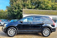 Honda CR-V I-VTEC ES-T. AUTOMATIC. 6 MAIN DEALER SERVICES.. 1 PREVIOUS OWNER..  5