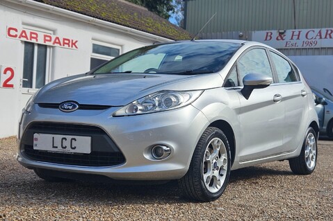 Ford Fiesta 1.12 ZETEC..CAMBELT & WATERPUMP REPLACED..8 SERVICES..LAST OWNER 10YRS 10