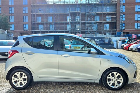 Hyundai i10 SE.. 1 PREVIOUS OWNER.. £35 ROAD TAX  10 SERVICES! 57 MPG! 4