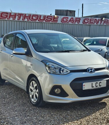 Hyundai i10 SE.. 1 PREVIOUS OWNER.. £35 ROAD TAX  10 SERVICES! 3