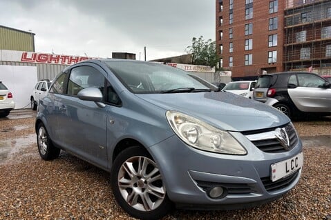 Vauxhall Corsa DESIGN 16V AUTOMATIC..STUNNING EXAMPLE OF A VERY POPULAR CAR 1