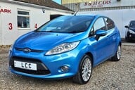 Ford Fiesta TITANIUM.. AUTOMATIC..6 MAIN DEALER SERVICES.. 1 PREVIOUS KEEPER..  4