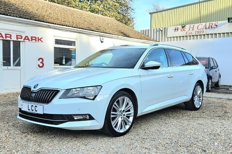 Skoda Superb SE TSI AUTOMATIC. 1 PREVIOUS KEEPER.. APPLE PLAY.. MAIN DEALER SERVICE 8