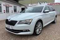 Skoda Superb SE TSI AUTOMATIC. 1 PREVIOUS KEEPER.. APPLE PLAY.. 5 MAIN DEALER SERVICE 12