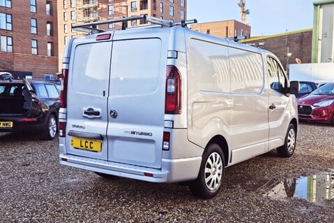 Vauxhall Vivaro L1H1 2700 SPORTIVE CDTI BITURBO S/S..NO VAT.. 5 SERVICES.. 1PREVIOUS KEEPER 9