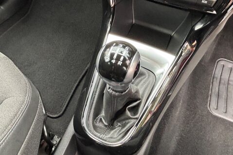 DS DS 3 PURETECH ELEGANCE S/S..ONLY 1 OWNER.. 5 SERVICES.. £20 TAX ! APPLE CAR PLAY 24