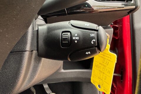 DS DS 3 PURETECH ELEGANCE S/S..ONLY 1 OWNER.. 5 SERVICES.. £20 TAX ! APPLE CAR PLAY 21