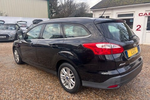 Ford Focus 1.6 TITANIUM AUTOMATIC ESTATE..1 PREVIOUS OWNER..   10