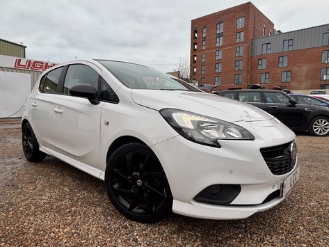 Vauxhall Corsa SRI VX-LINE NAV BLACK.. 1 PREVIOUS KEEPER.. 4 SERVICES.. REVERSING CAMERA