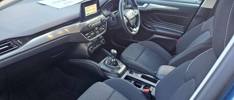 Ford Focus TITANIUM 1.0T ECOBOOST.. 58MPG..SAT NAV..BLUETOOTH..FORD SYNC.. 3 SERVICES. 1