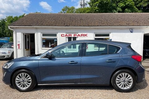 Ford Focus TITANIUM 1.0T EcoBoost.. 58MPG..SAT NAV..BLUETOOTH..FORD SYNC.. 3 SERVICES 2
