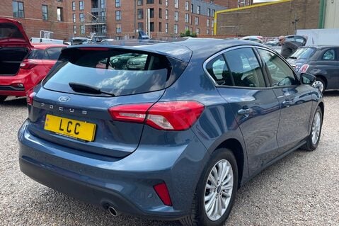 Ford Focus TITANIUM 1.0T EcoBoost.. 58MPG..SAT NAV..BLUETOOTH..FORD SYNC.. 3 SERVICES 10