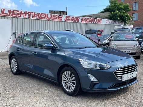 Ford Focus TITANIUM 1.0T EcoBoost.. 58MPG..SAT NAV..BLUETOOTH..FORD SYNC.. 3 SERVICES