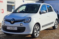 Renault Twingo PLAY SCE.. 1 PREVIOUS KEEPER.. 8 SERVICES.. LOW INSURANCE GROUP.. £20 R/TAX 3