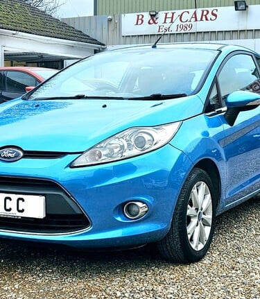 Ford Fiesta ZETEC 16V.. AUTOMATIC.. 13 SERVICES.. 1 PREVIOUS OWNER..  3