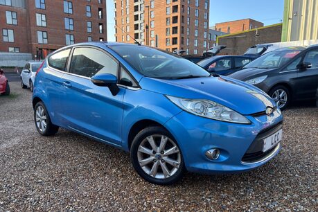 Ford Fiesta ZETEC 16V.. AUTOMATIC.. 13 SERVICES.. 1 PREVIOUS OWNER.. AIR CONDITIONING..