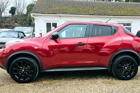 Nissan Juke KURO.. 12 MAIN DEALER SERVICES.. 1 PREVIOUS KEEPER.. REVERSING CAMERA 4