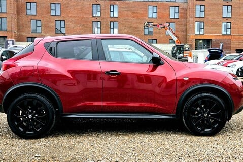 Nissan Juke KURO.. 12 MAIN DEALER SERVICES.. 1 PREVIOUS KEEPER.. REVERSING CAMERA 9