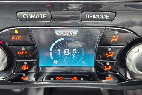 Nissan Juke KURO.. 12 MAIN DEALER SERVICES.. 1 PREVIOUS KEEPER.. REVERSING CAMERA 17