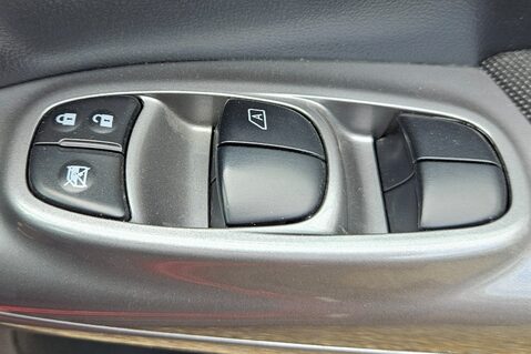 Nissan Juke KURO.. 12 MAIN DEALER SERVICES.. 1 PREVIOUS KEEPER.. REVERSING CAMERA 21
