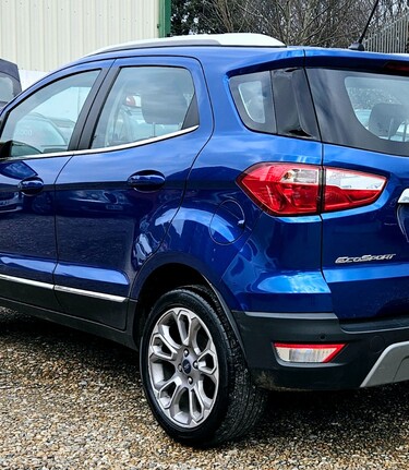 Ford Ecosport TITANIUM.. 5 SERVICES.. LEATHER SEATS.. REVERSING CAMERA.. SAT NAV.. 3