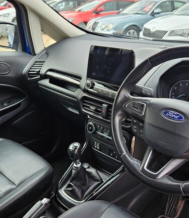 Ford Ecosport TITANIUM.. 5 SERVICES.. LEATHER SEATS.. REVERSING CAMERA.. SAT NAV.. 3