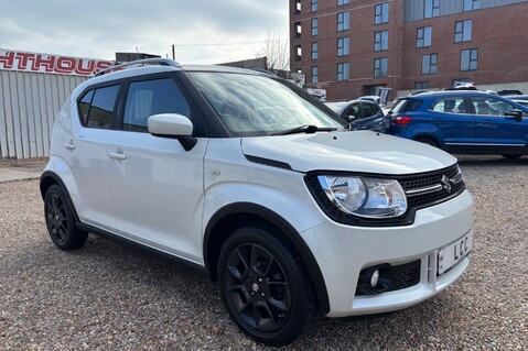 Suzuki Ignis SZ-T DUALJET.. 1 PREVIOUS OWNER.. SERVICE HISTORY... REVERSING CAMERA 1