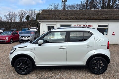 Suzuki Ignis SZ-T DUALJET.. 1 PREVIOUS OWNER.. SERVICE HISTORY... REVERSING CAMERA 4