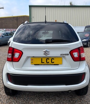 Suzuki Ignis SZ-T DUALJET.. 1 PREVIOUS OWNER.. SERVICE HISTORY... REVERSING CAMERA 3