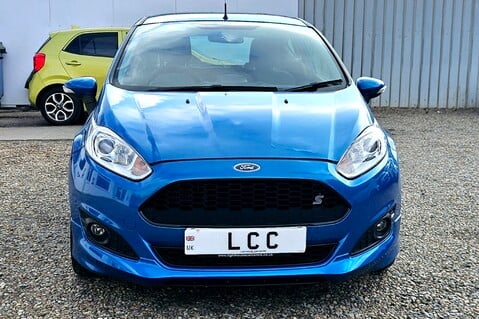 Ford Fiesta ZETEC S.. £ZERO ROAD TAX.. 8 SERVICES.. SAT NAV… STUNNING COLOUR 2