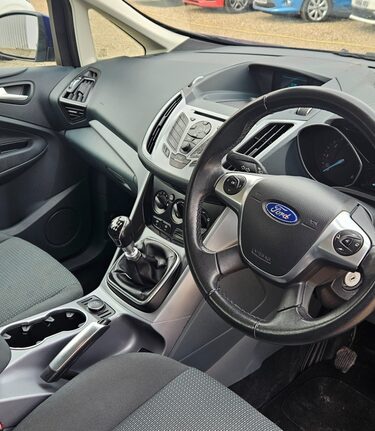 Ford C-Max ZETEC TDCI.. 9 SERVICES.. £35 ROAD TAX..DAB.. REAR PARKING SENSORS 3