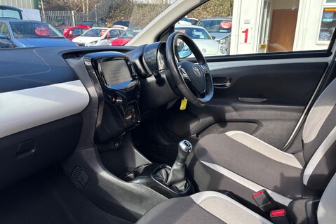 Toyota Aygo VVT-I X-STYLE.1 PREVIOUS OWNER.7 SERVICES/4MAIN DEALER.REVERSING CAMERA.A/C 10