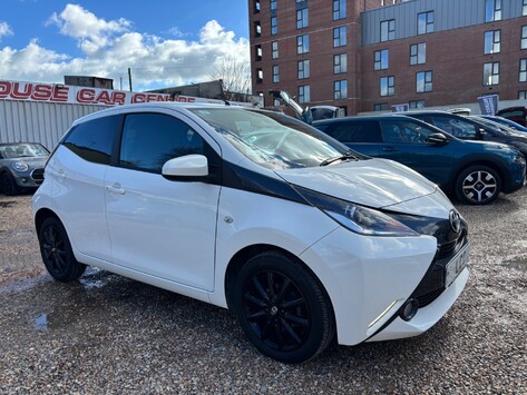 Toyota Aygo VVT-I X-STYLE.. 1 PREVIOUS OWNER.. 7 SERVICES.. REVERSING CAMERA.. A/C